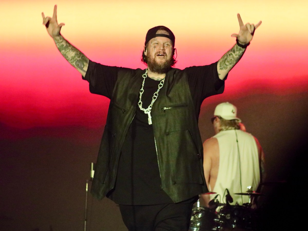 Jelly Roll closes out fifth anniversary of Barefoot Country Music&nbsp;Fest